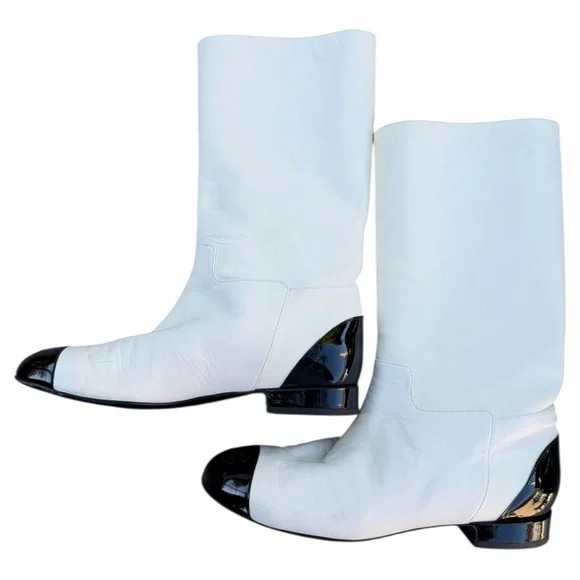 Chanel CC Cap Toe Boots White Black Leather Size 38 - Picture 8 of 16